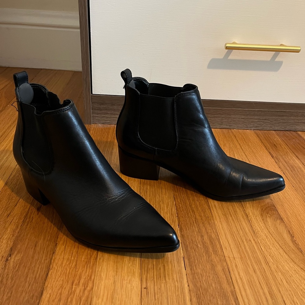 Blondo chelsea boots